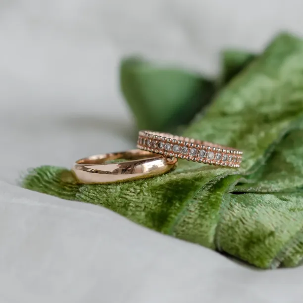 Luxurious diamond wedding rings KNEDE Image