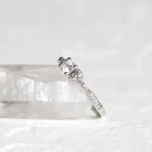 Zásnubní zlatý prsten s diamanty KREKE Thumbnail