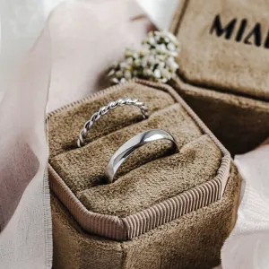 Gold minimalist wedding rings VALO Thumbnail