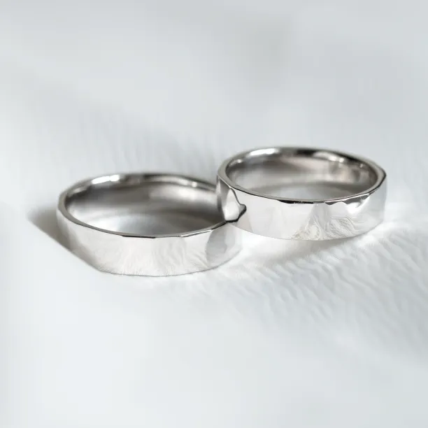 Gold wedding rings LOGAM Image