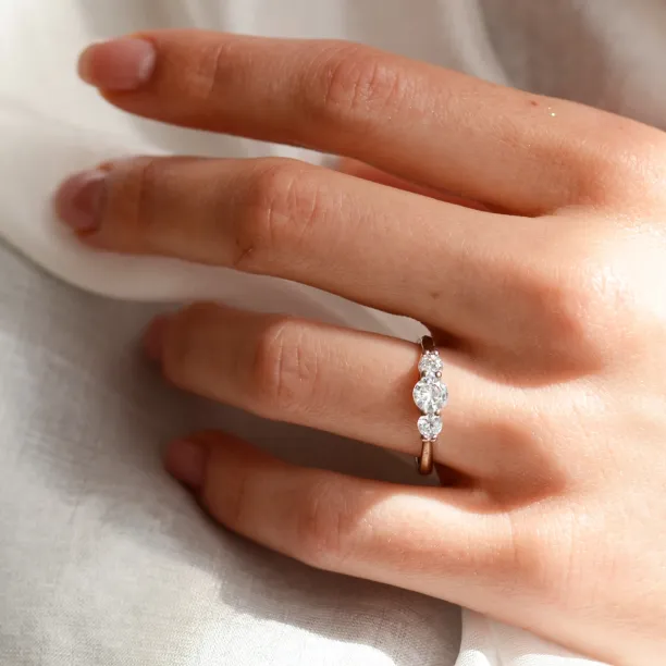 VIZO gold diamond engagement ring Image