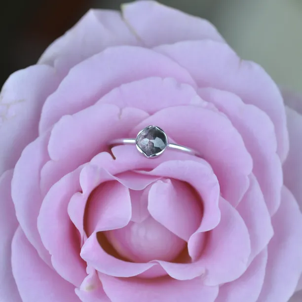 Gold natural diamond 0.65Ct ring KLIO Image