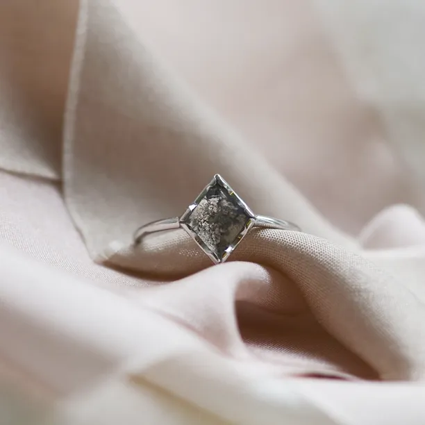 Gold diamond ring in an authentic cut ERICA Image