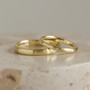 Matné komfortní snubní prsteny s diamantem ze žlutého zlata ODETTE Thumbnail