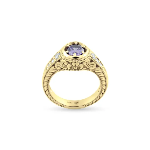 OSLO gold ring with amethyst and diamonds, close view of the floral band
