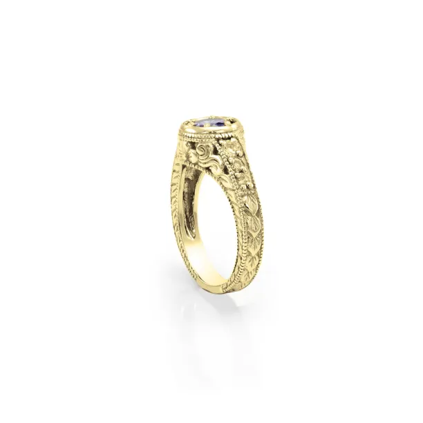 OSLO vintage ring with amethyst and diamonds, showing the engraved band
