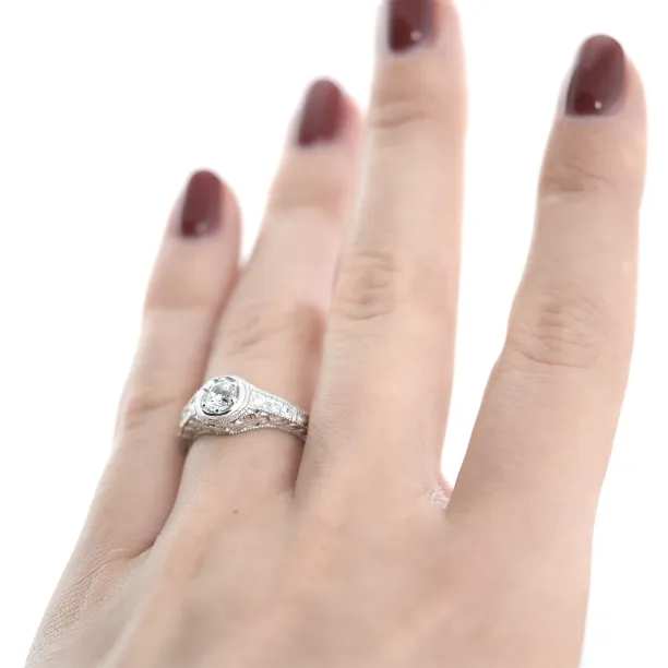 OSLO vintage ring with amethyst and diamonds worn on a hand