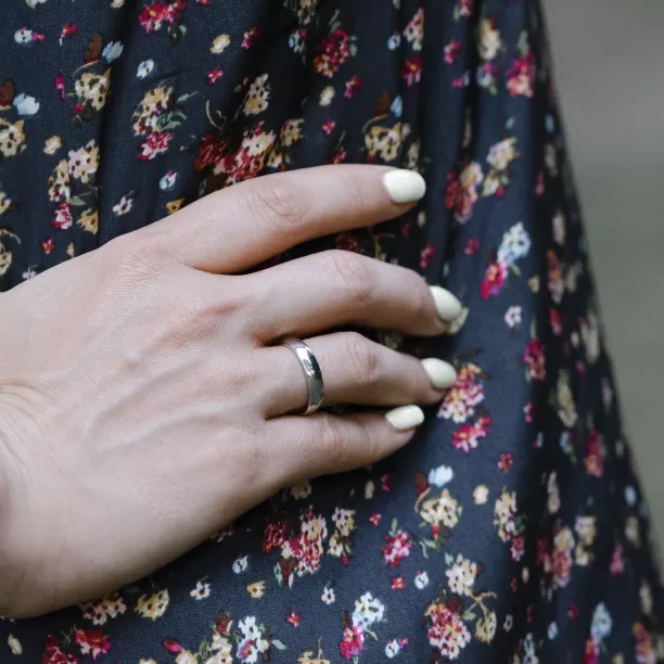 Gold wedding rings with diamonds SKIEN Image