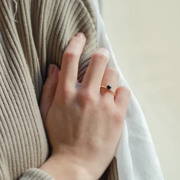 Engagement ring with black diamond FLORA Image