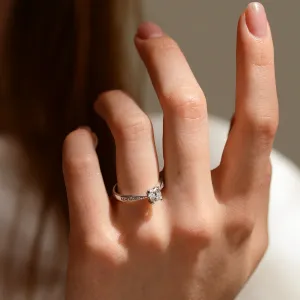 Gold ring with diamonds LOTE Thumbnail
