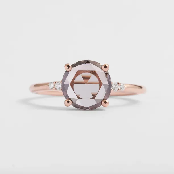Front detail of the SYDNEY gold ring with a rose-cut lab grown diamond