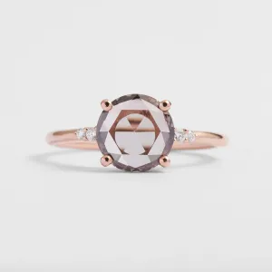 Front detail of the SYDNEY gold ring with a rose-cut lab grown diamond