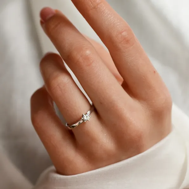 Zásnubní prsten z bílého zlata s diamantem 0.16ct FISKA Image
