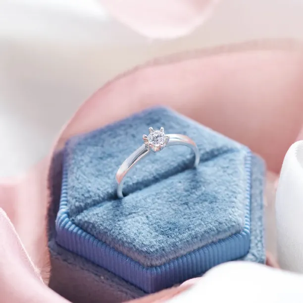 Zásnubní prsten z bílého zlata s diamantem 0.16ct FISKA Image