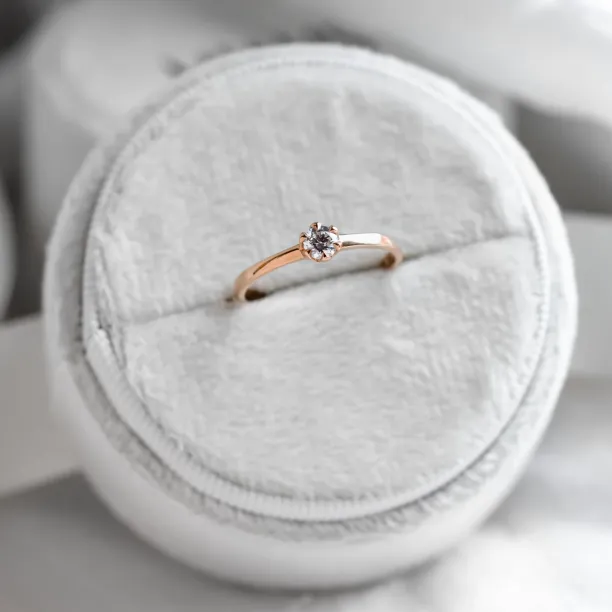 Zásnubní prsten z bílého zlata s diamantem 0.16ct FISKA Image