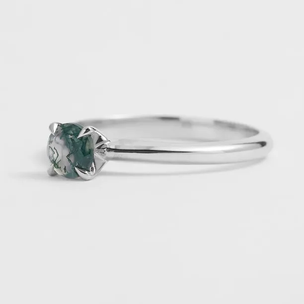 Side view of Moss agate engagement ring EZRA with visible gemstone inclusions