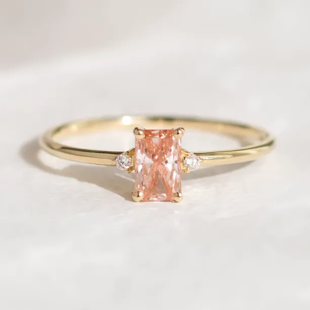 Zlatý prsten ARCTELIA s růžovým lab grown diamantem a bílými diamanty