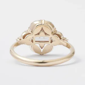 Vintage prsten ELIZETE s lab grown diamanty, pohled na spodní stranu s otevřeným geometrickým designem