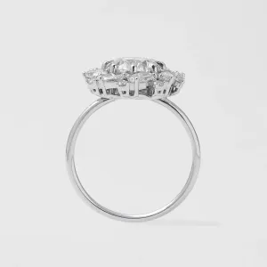 Zlatý prsten JENNY s lab grown diamanty, detail vyvýšeného osazení