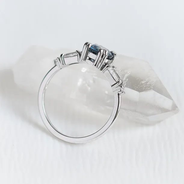 Gold ring with teal oval sapphire DIANA Image