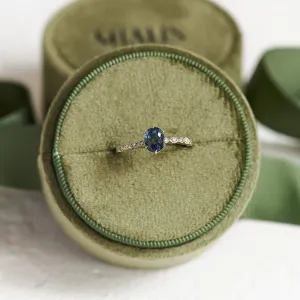 Vintage engagement ring with green sapphire and diamonds MADDIE Thumbnail