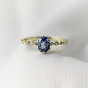 Vintage engagement ring with green sapphire and diamonds MADDIE Thumbnail