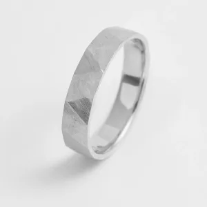 Gold hammered wedding rings BOMM Thumbnail