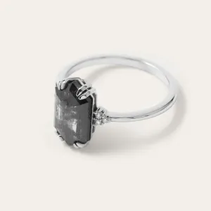Side view of the PAULI ring showing its salt and pepper diamond setting