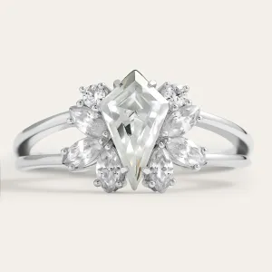 Vintage engagement ring in gold with moissanites THEODORE Thumbnail