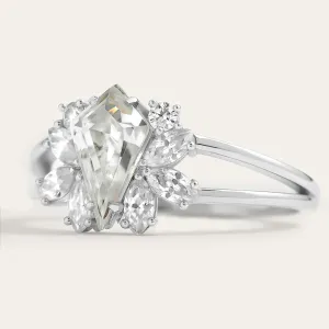 Vintage engagement ring in gold with moissanites THEODORE Thumbnail