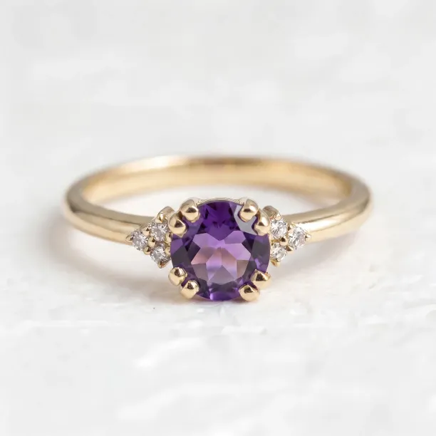 Gold ring with amethyst and diamonds MONNY Image