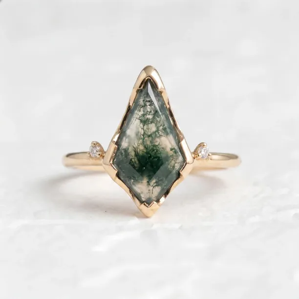 Gold ring with moss agate and diamonds KIRA Image