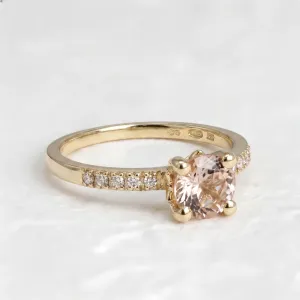 Zásnubní prsten s morganitem a diamanty GINEPRO