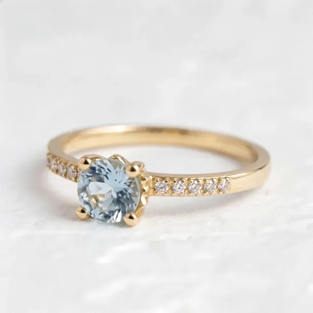 Blue topaz in gold ring with diamonds GINEVRA Image