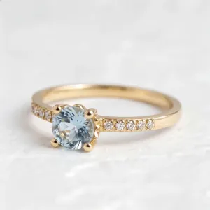 Modrý topaz ve zlatém prstenu s diamanty GINEVRA