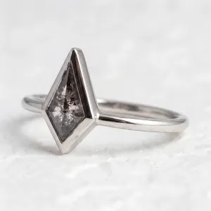Solid gold ring with salt and pepper diamond STEW Thumbnail