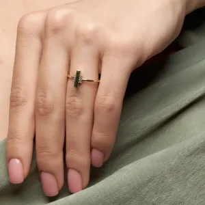 Prsten JOHANA s mechovým achátem a diamanty na ruce