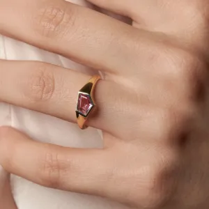 Gold atypical ring with asymmetric pink sapphire EDITH