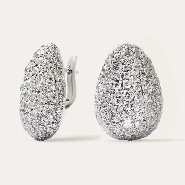 AMALIA gold earrings with lab-grown diamonds, shown as a pair
