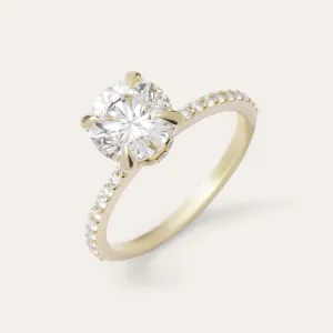 Close angled view of the ARABELLA engagement ring with a large center diamond