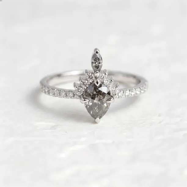 Engagement cluster ring with salt'n'pepper diamonds FIORENTINA Image