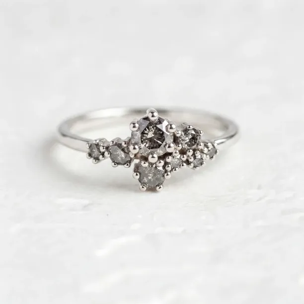 Gold ring with salt and pepper diamonds CLUSTRÉ Image