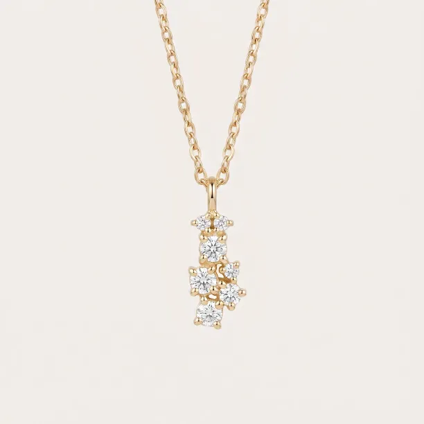 Diamond cluster pendant ELLE Image