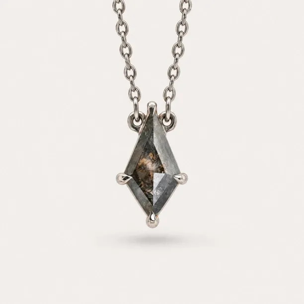 MELBOURNE gold necklace with a salt and pepper diamond