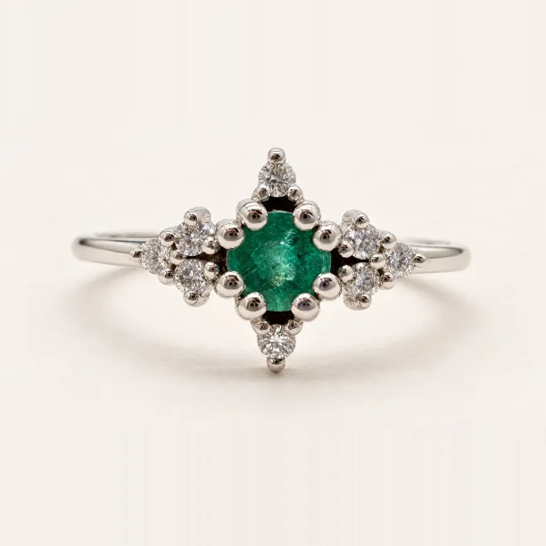 Gold emerald ring with diamonds ELA